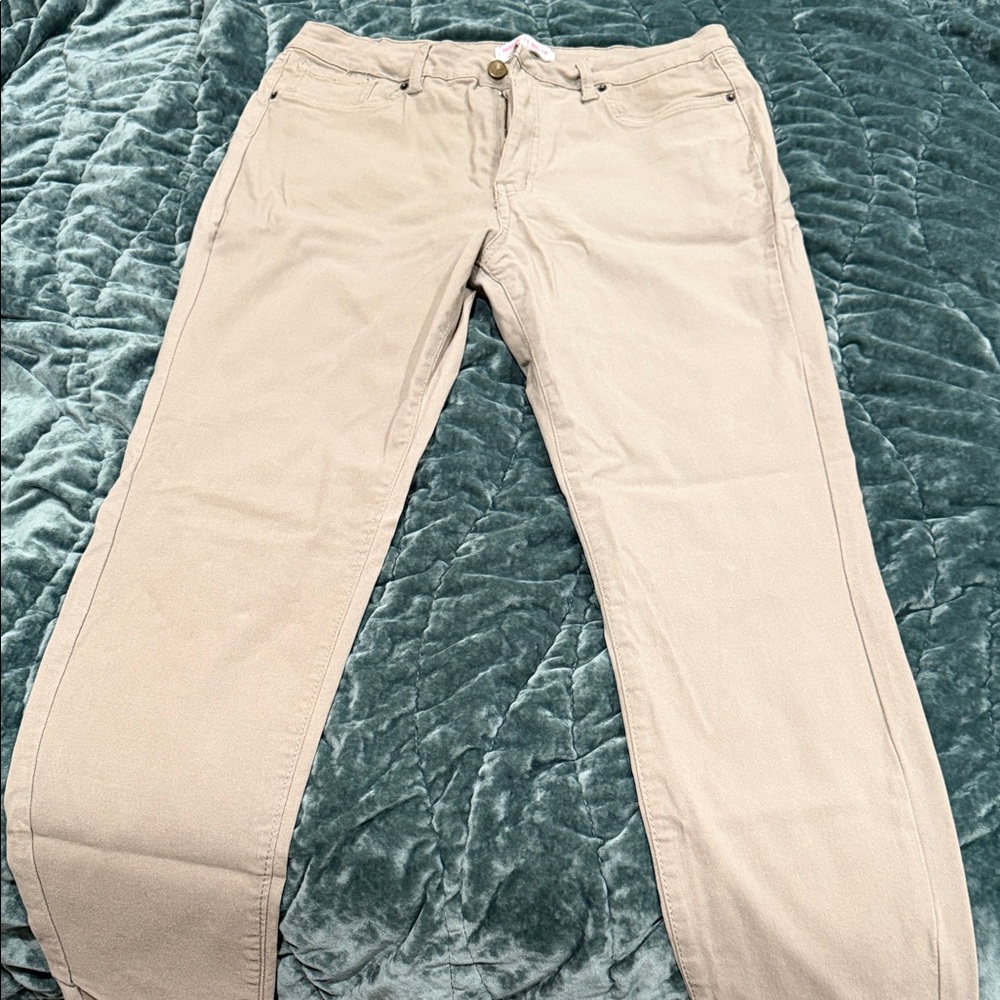 Women's Skinny Jeans in Beige